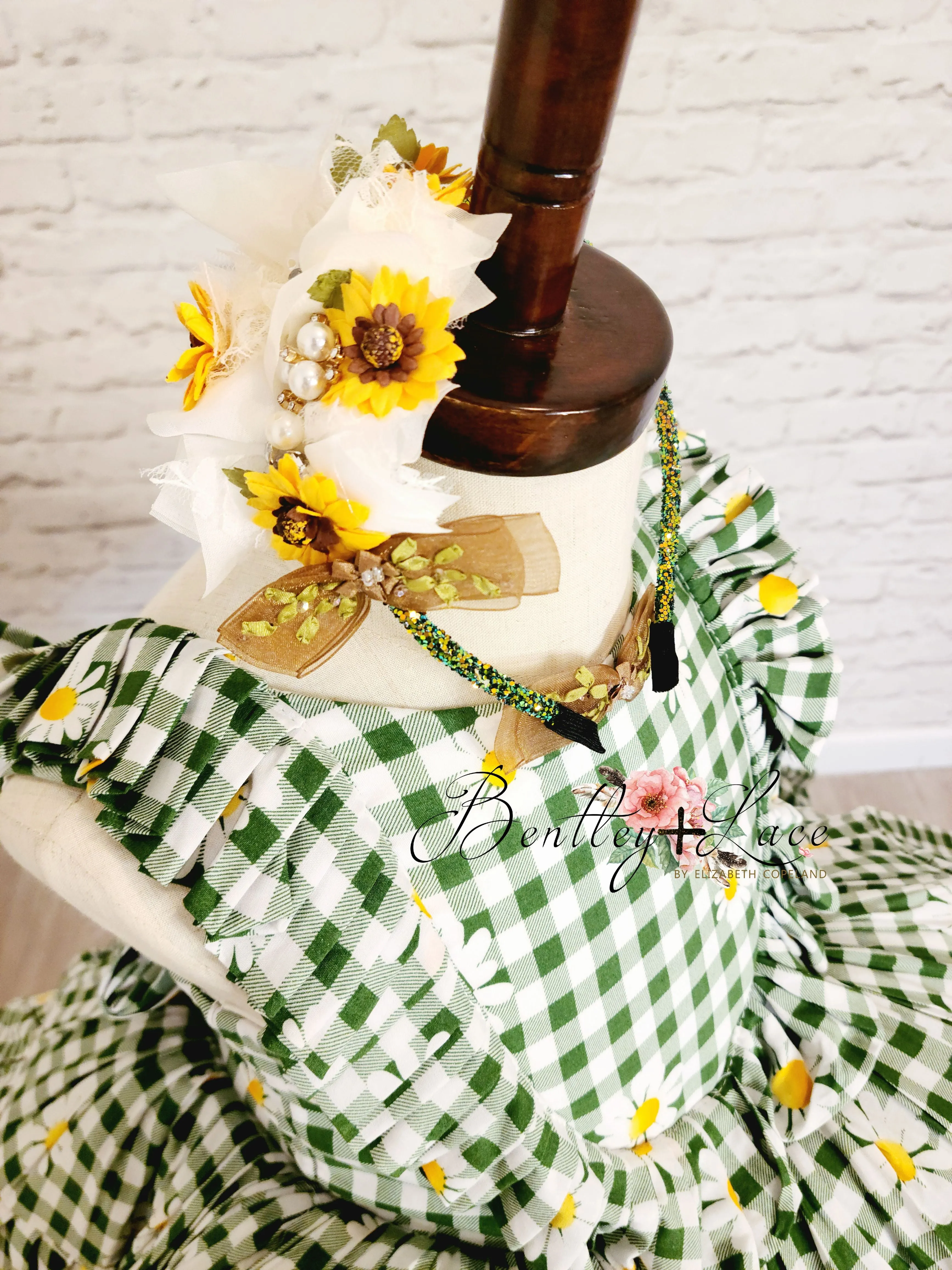 "Blooming Spring in Green" Vintage Petal Ruffles (4 Year-Petite 5 Year)